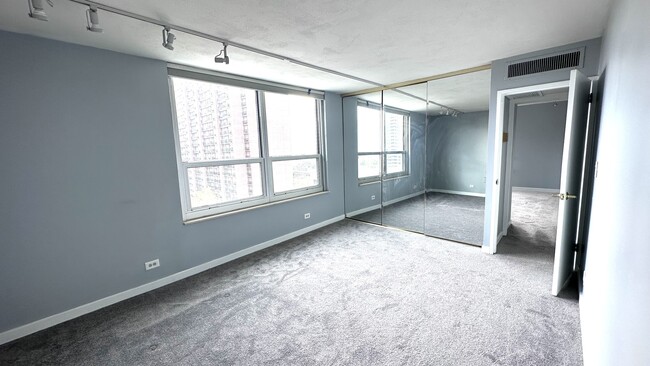 Building Photo - 720 W Gordon Terrace