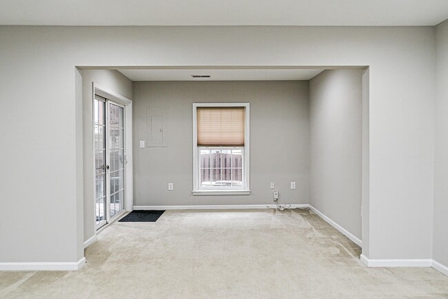 Building Photo - 4654 Hummingbird Ln