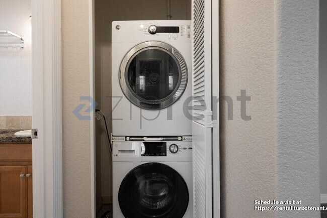 Building Photo - 4244 Cherokee Ave