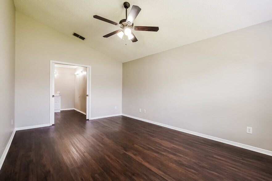 Building Photo - 2829 Talladega Dr