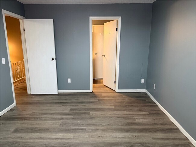 Building Photo - 553 French Rd