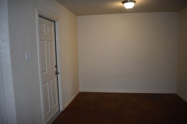 Building Photo - 205 Coby Dr