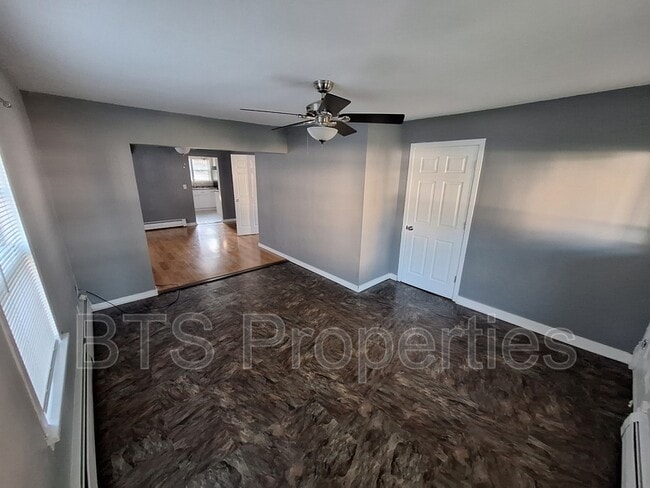 Building Photo - 114 S Cedar St