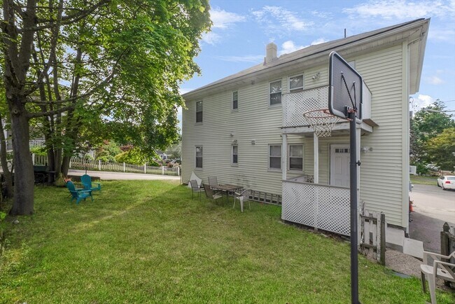 Building Photo - 39 McDonald St