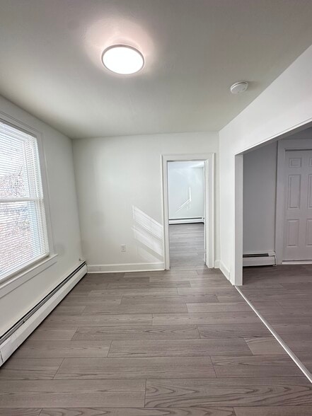 Building Photo - 176 Pearl St