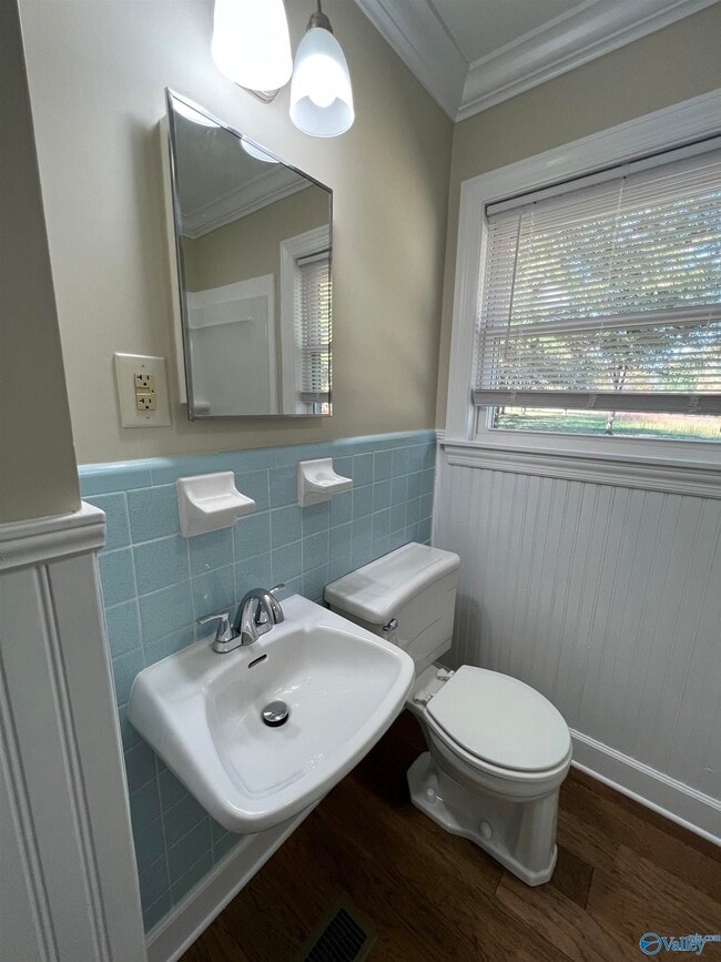 Building Photo - 23095 Kennedy Rd