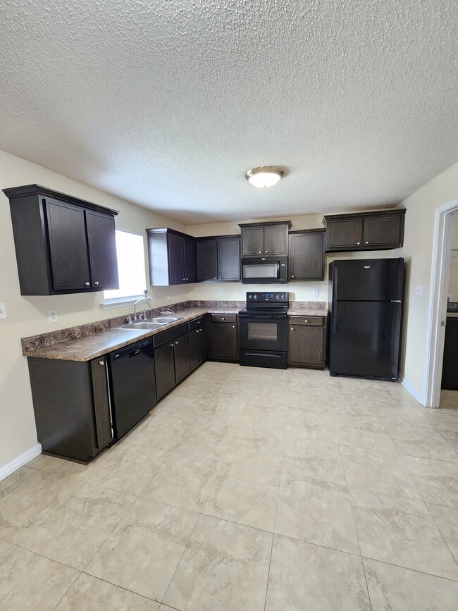 Building Photo - 1239 Askew Dr