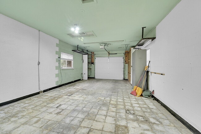 Building Photo - $2,695 - 3 Bed, 1 Bath Updated Home in Den...