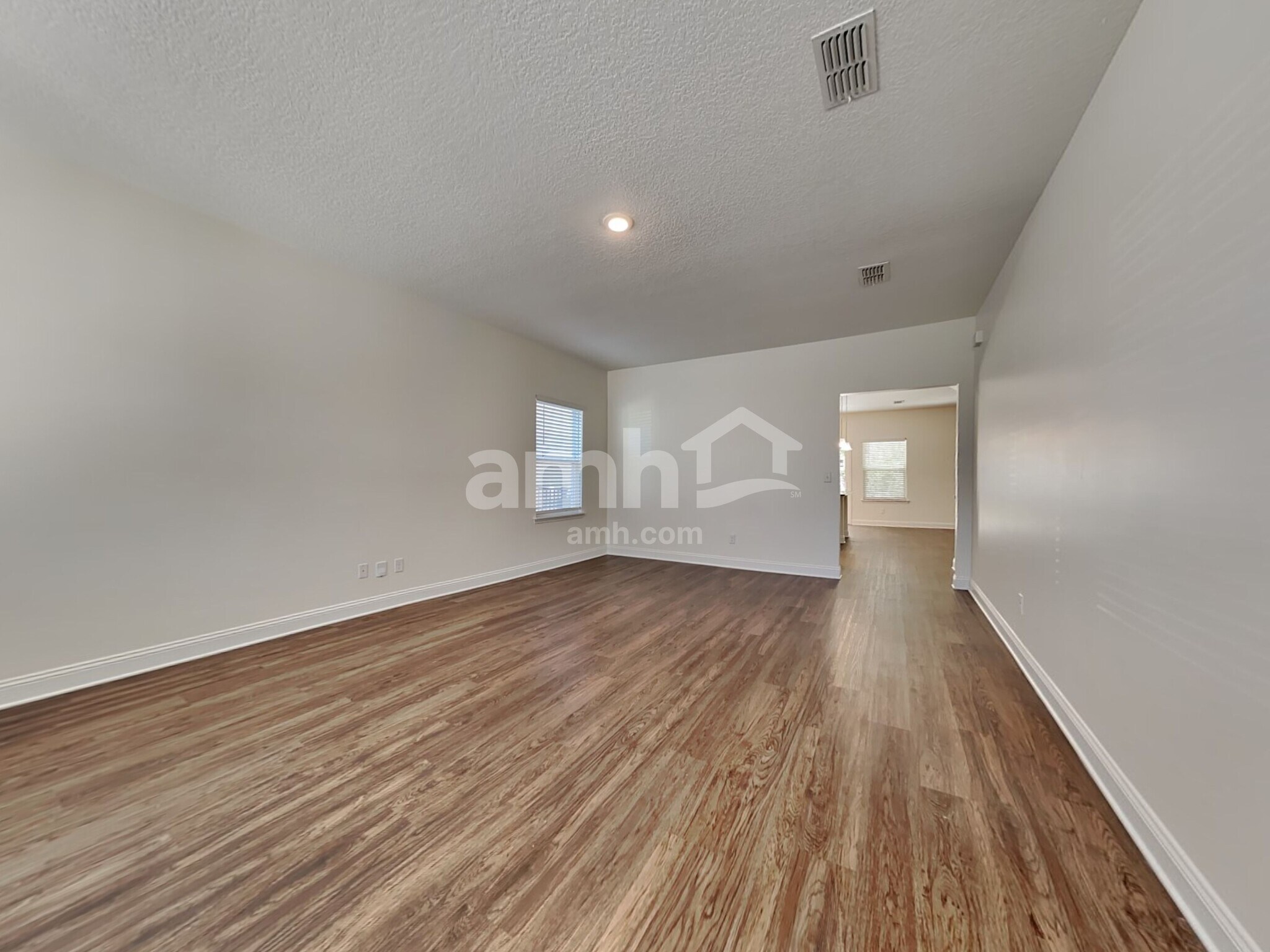 Building Photo - 3120 Creek Village Ln