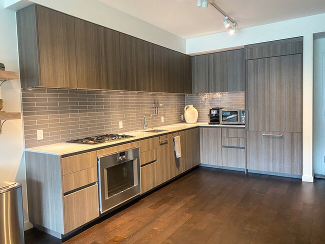 Building Photo - 1000 3rd St