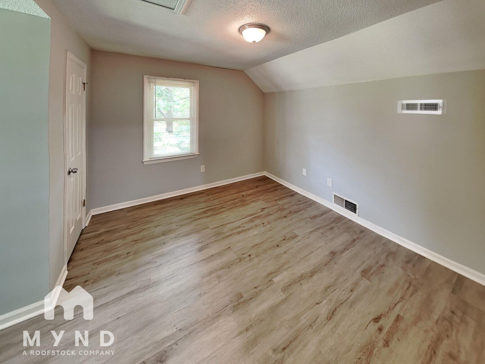 Building Photo - 112 Pineview Ct