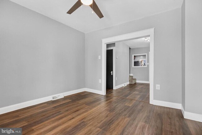 Building Photo - 603 Maple St