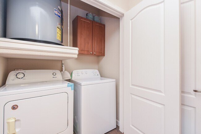 Building Photo - 1711 Old Spanish Trl