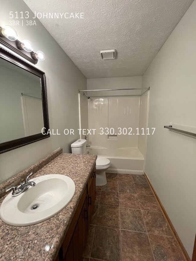 Building Photo - Three bedroom three bathroom duplex for rent
