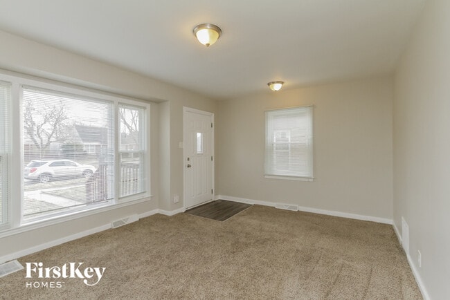 Building Photo - 20 164th St