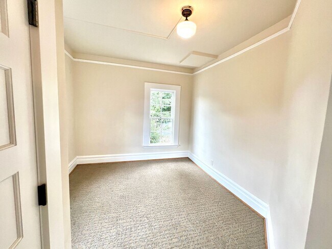 Building Photo - ROSEG01