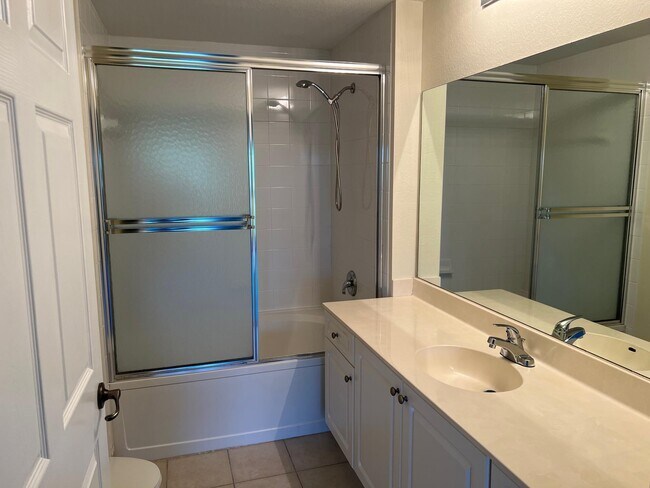 Building Photo - 2802 Sarento Pl