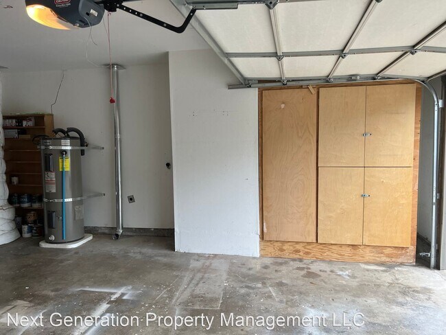 Building Photo - 3 br, 1 bath House - 751 Laksonen Loop