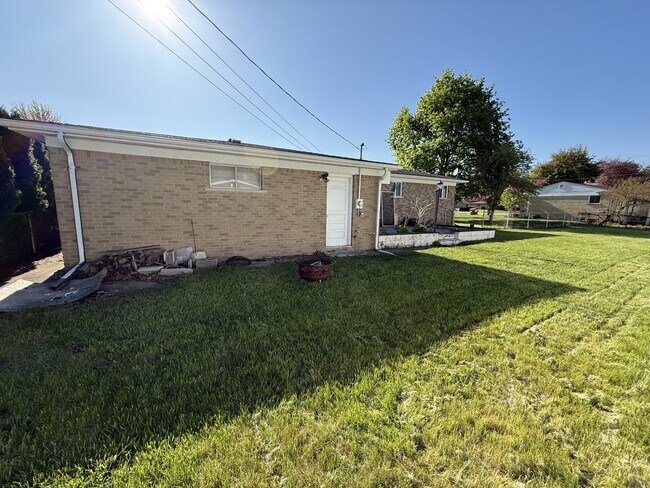 Building Photo - 52678 Pappy Ln