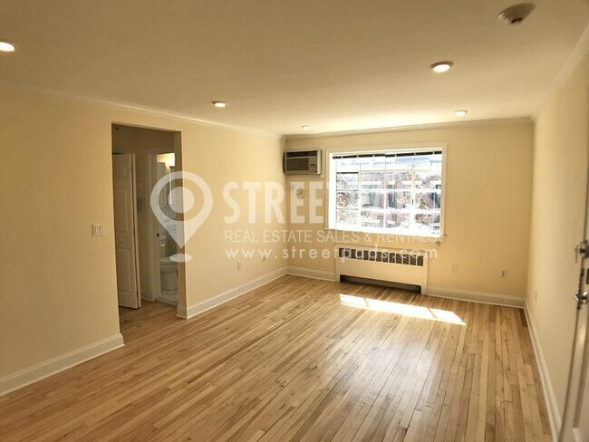 Building Photo - 1 bedroom in Brookline MA 02446
