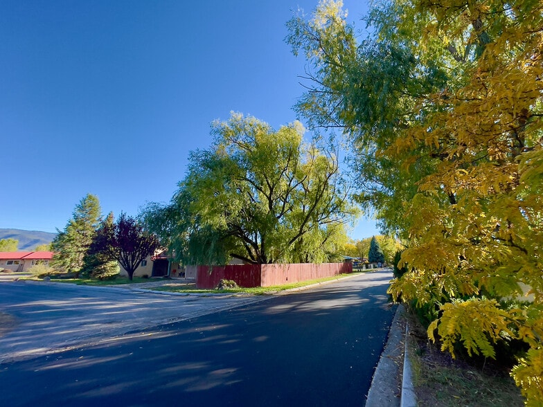 Neighborhood - 223 A Victor Ct