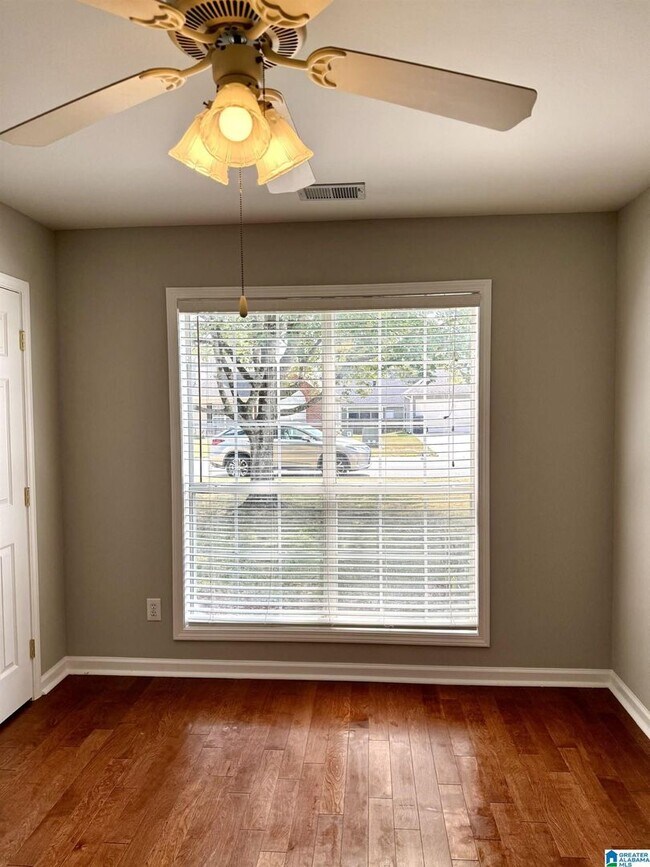 Building Photo - 3 Bed 2 Bath Home In Calera With 2 Car Garage And Fenced In Back Yard