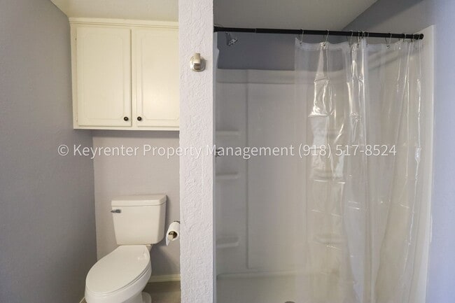 Building Photo - 4 Bed | 2 Bath in Broken Arrow!