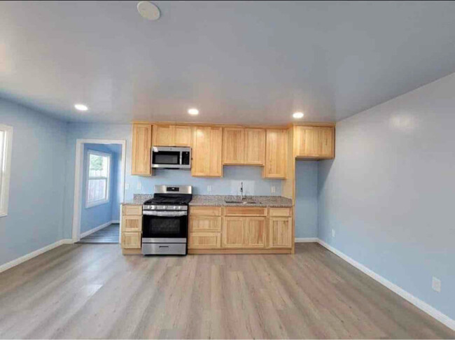 Primary Photo - 3525 McBryde Ave