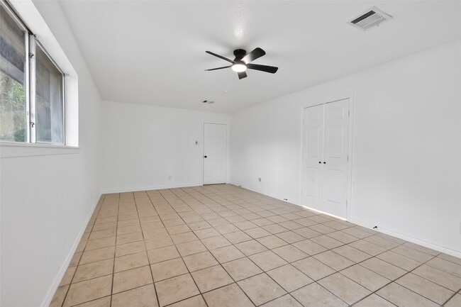 Building Photo - 15353 Arrowhead Bend