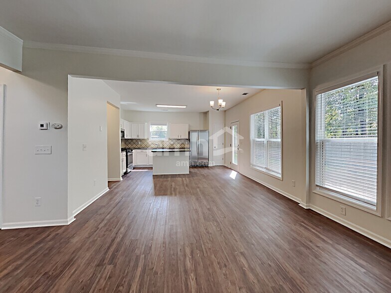 Building Photo - 4620 Stonehaven View