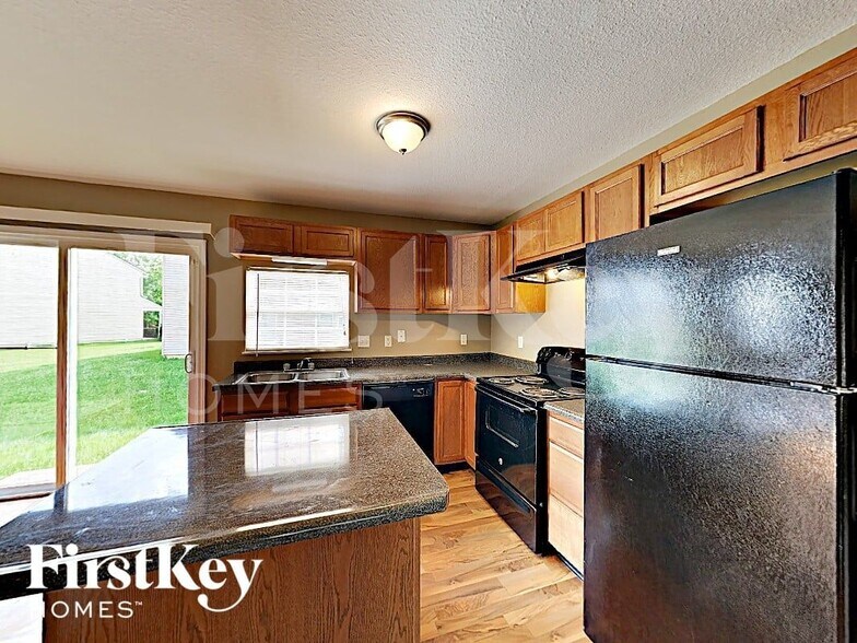 Building Photo - 3944 Hornickel Dr