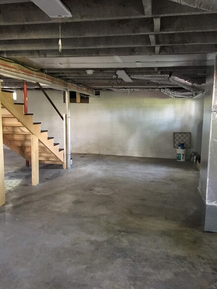 basement - 1622 S Whittle Ave