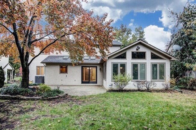 Building Photo - 4 Bedroom Home in Westerville