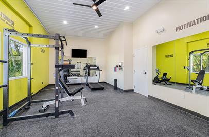 Building Photo - 2101 Orchard Rd