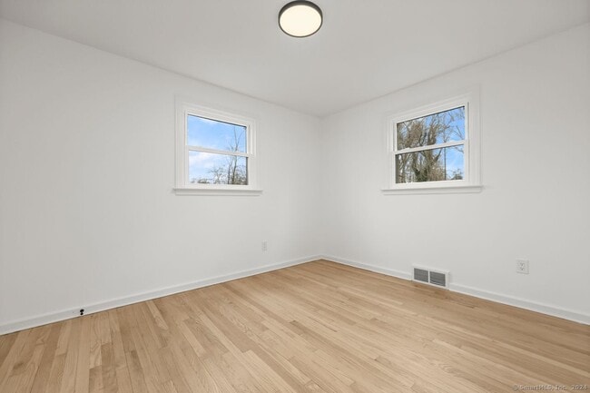 Building Photo - 141 Ridgewood Dr