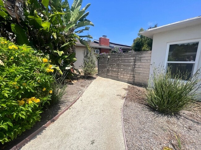 Building Photo - Newer built detached ADU in FLETCHER HILLS...