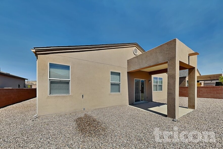 Building Photo - 2081 Camino Rincon