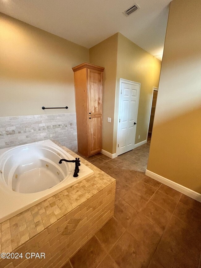 Building Photo - 7134 Bay Crest Rd