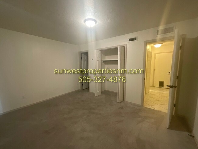 Building Photo - 4 Bedroom, 2 Bath Home