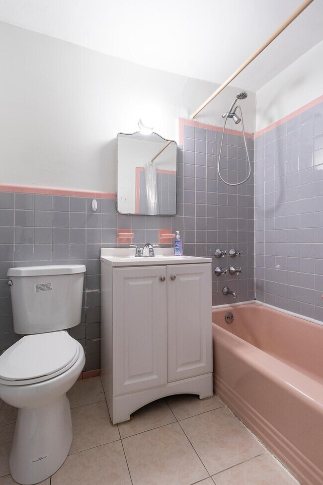 Building Photo - 340 E 80th St