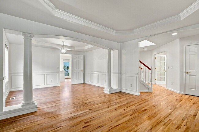 Building Photo - 22 10th Pl S