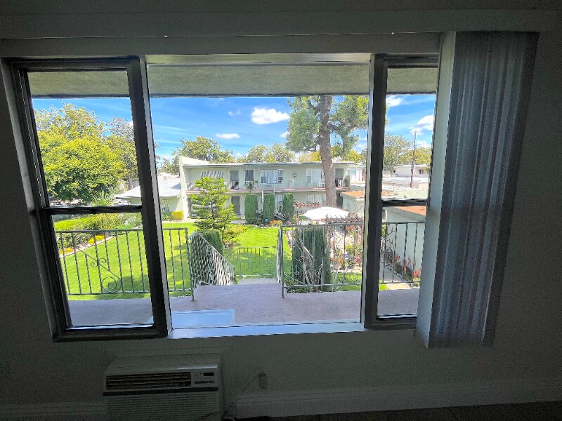 Building Photo - 146 S Princeton Ave