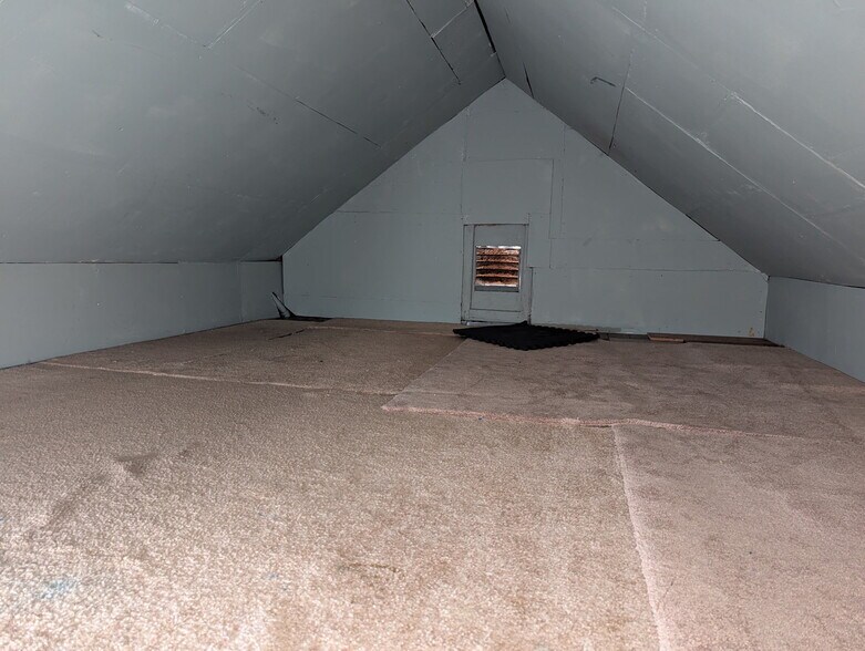 Large 200 SqFt Storage Space - 58 E Central Ave