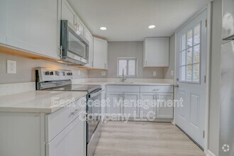 Building Photo - 1537 Mitchell Ln