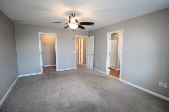 Building Photo - Upscale townhome  with attached garage for rent in the Townes at Bluestone!