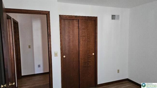 Building Photo - 559 Heckman Ave