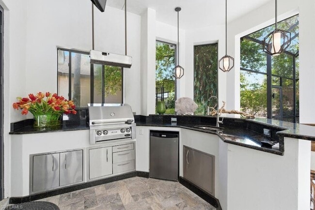 Building Photo - 18610 Verona Lago Dr