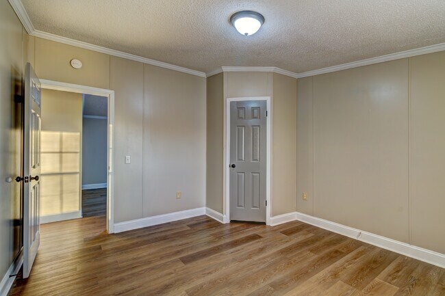 Building Photo - 2210 Stony Point Rd