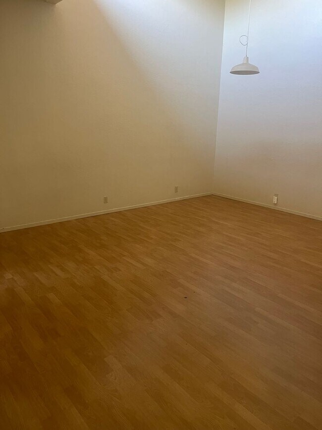 Building Photo - Apartment Close to Cal Poly and Downtown SLO