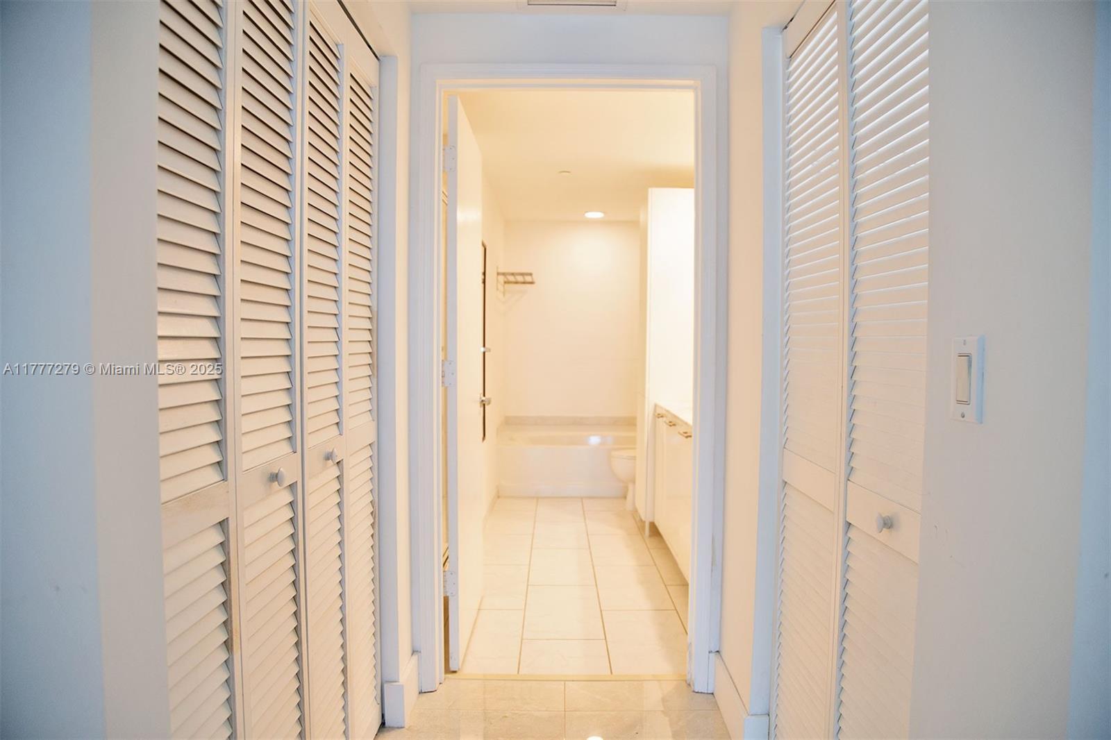 Building Photo - 951 Brickell Ave